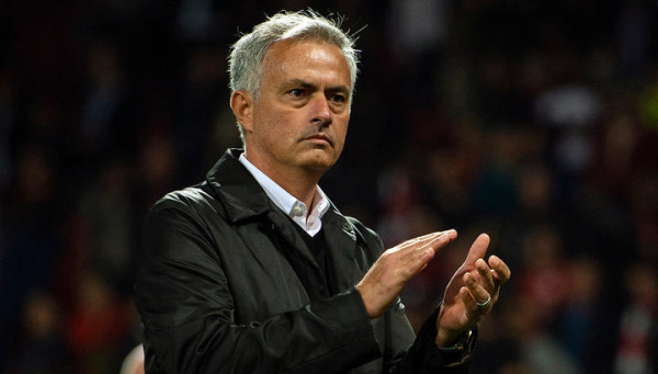 Joze Mourinyo “Tottenhem”in baş məşqçisi təyin edilib